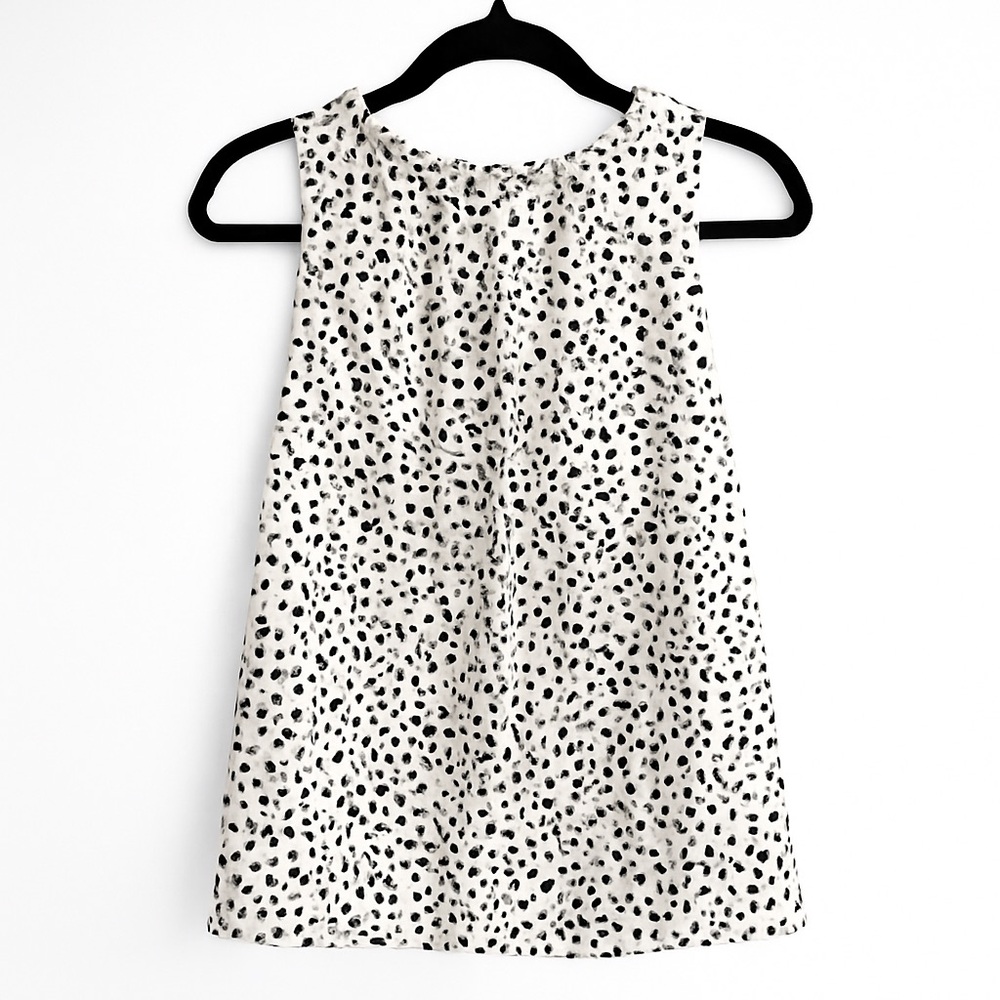 Black & White Sleeveless Ruffle-Neck Blouse – Size Large
